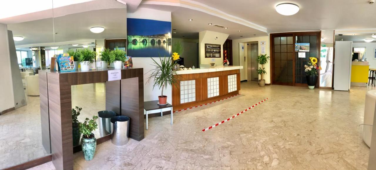 Hotel Naica リミニ エクステリア 写真