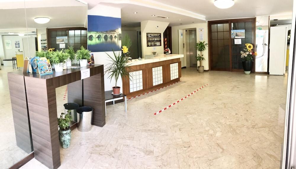 Hotel Naica リミニ エクステリア 写真