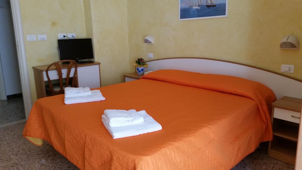 Hotel Naica リミニ 部屋 写真
