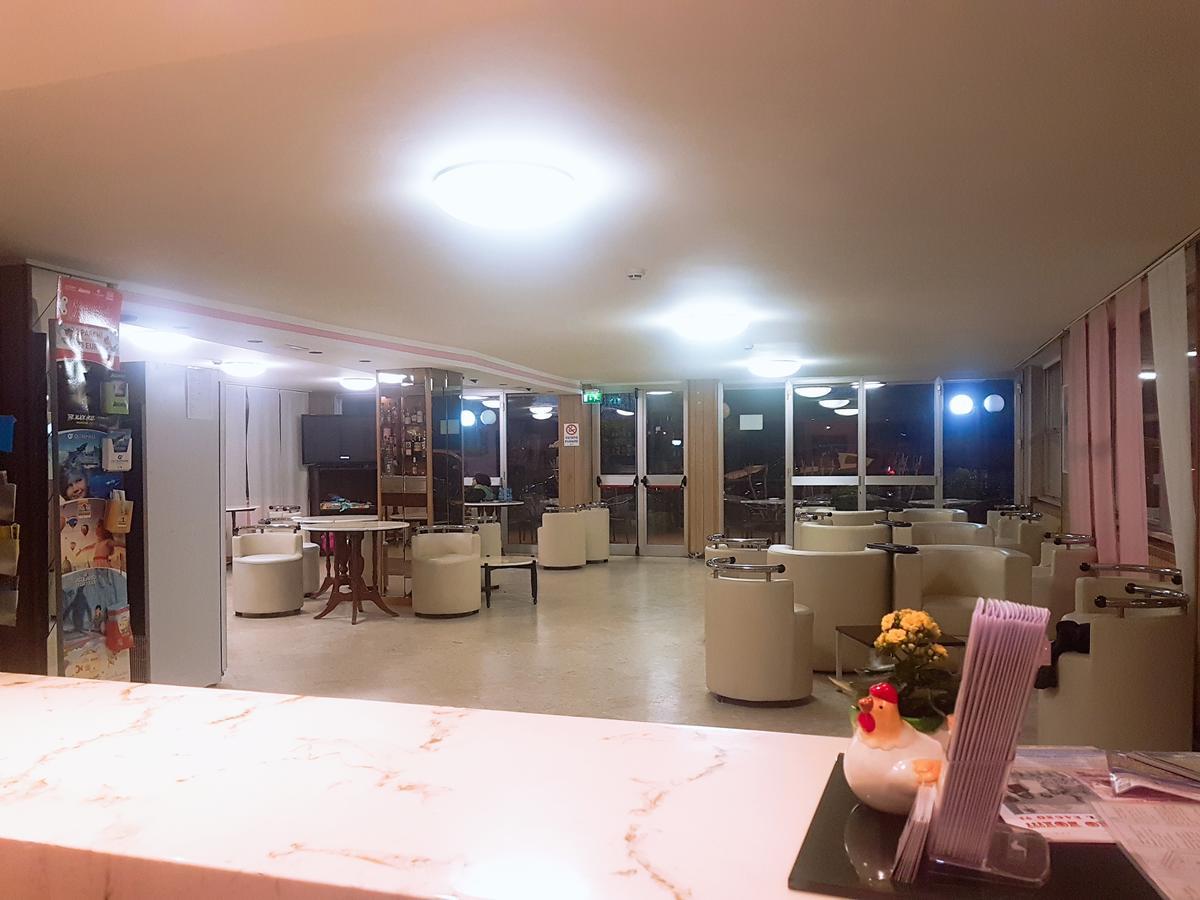 Hotel Naica リミニ エクステリア 写真